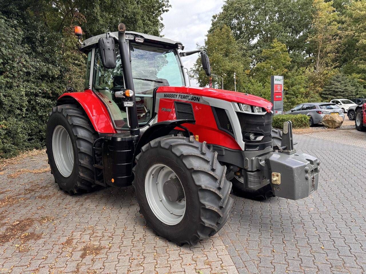 Farm tractor Massey Ferguson 7s.180 Dyna6 Efficient