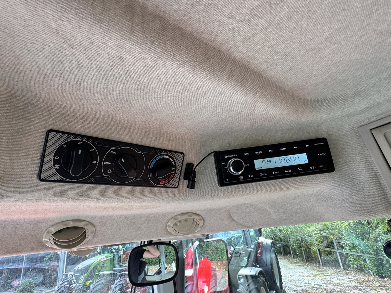 Farm tractor Massey Ferguson 7s.180 Dyna6 Efficient