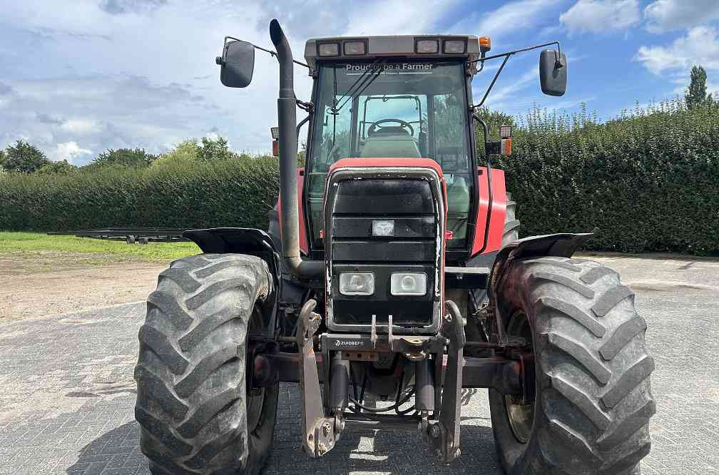 Farm tractor Massey Ferguson 8110 dynashift