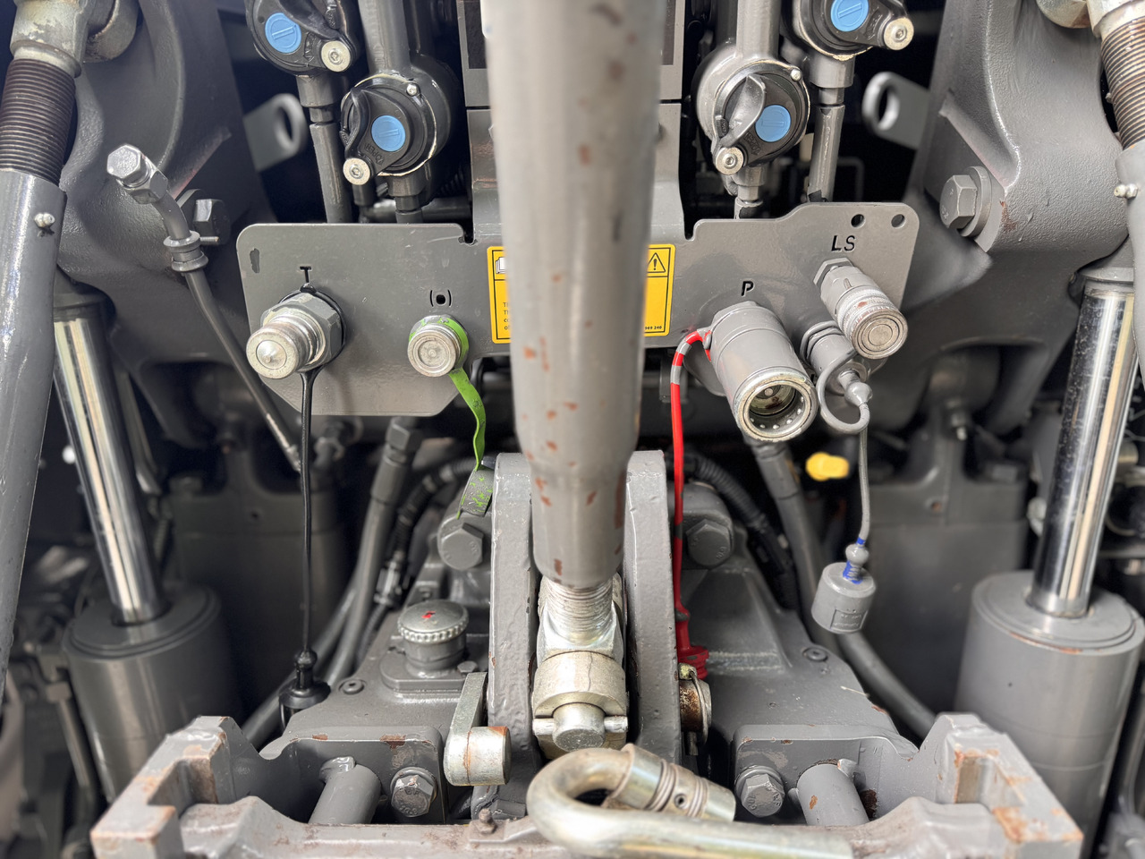 Farm tractor Massey Ferguson 8s.205 Dyna7 Exclusive