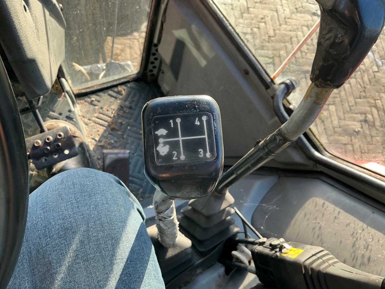 Farm tractor Massey ferguson 3085