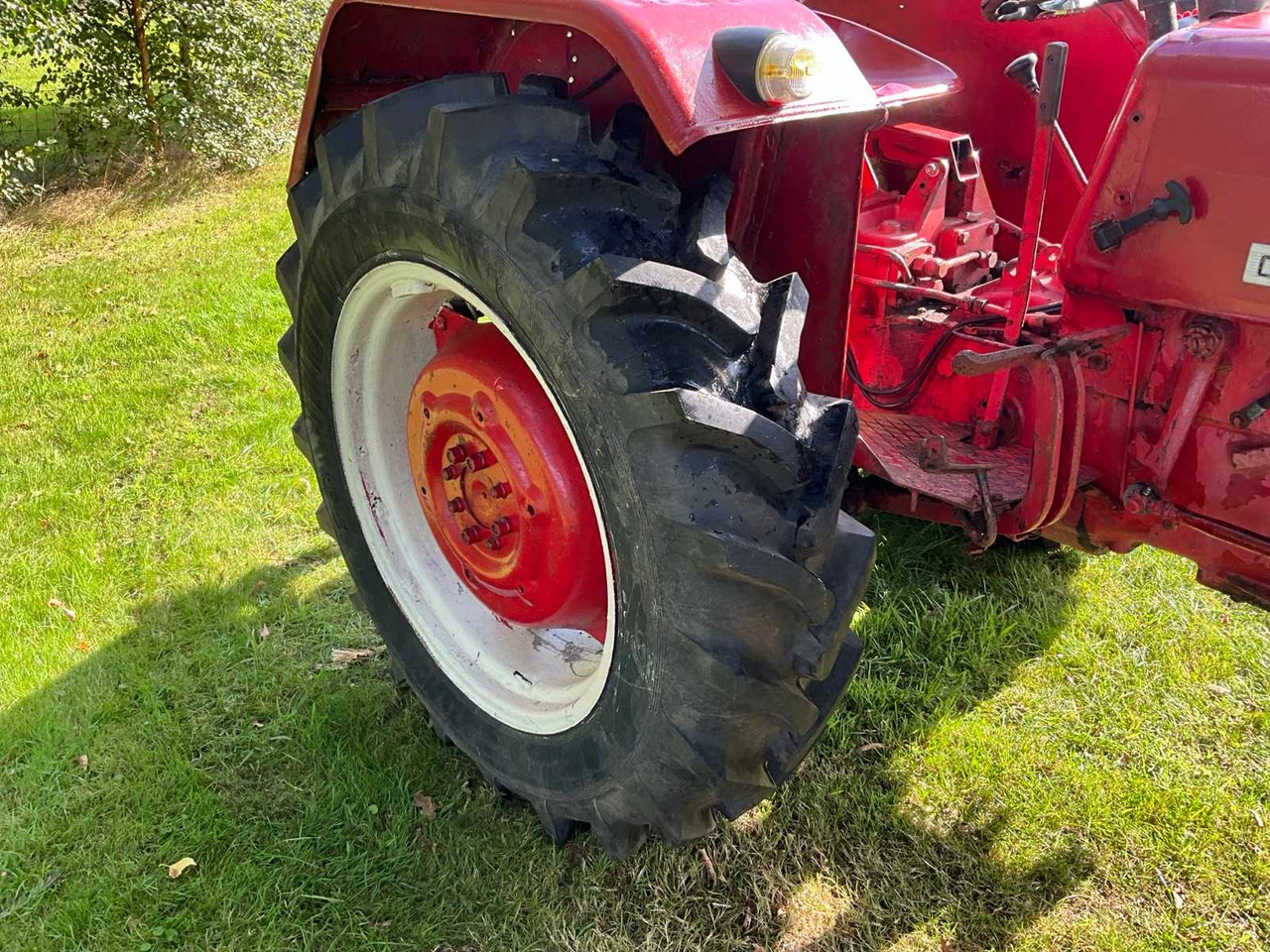 Farm tractor McCormick D-432