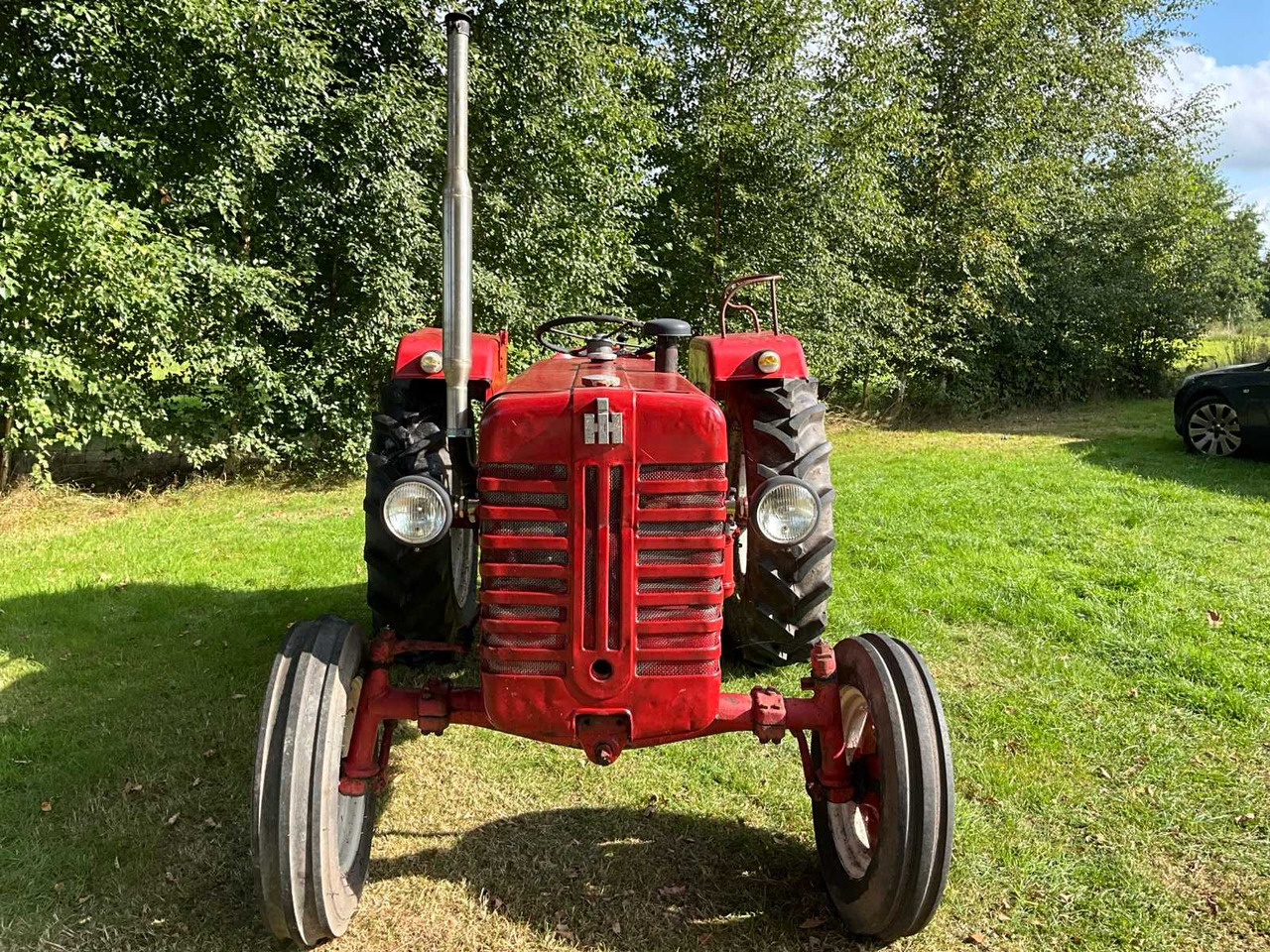 Farm tractor McCormick D-432