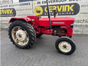 Farm tractor McCormick Oltimer 