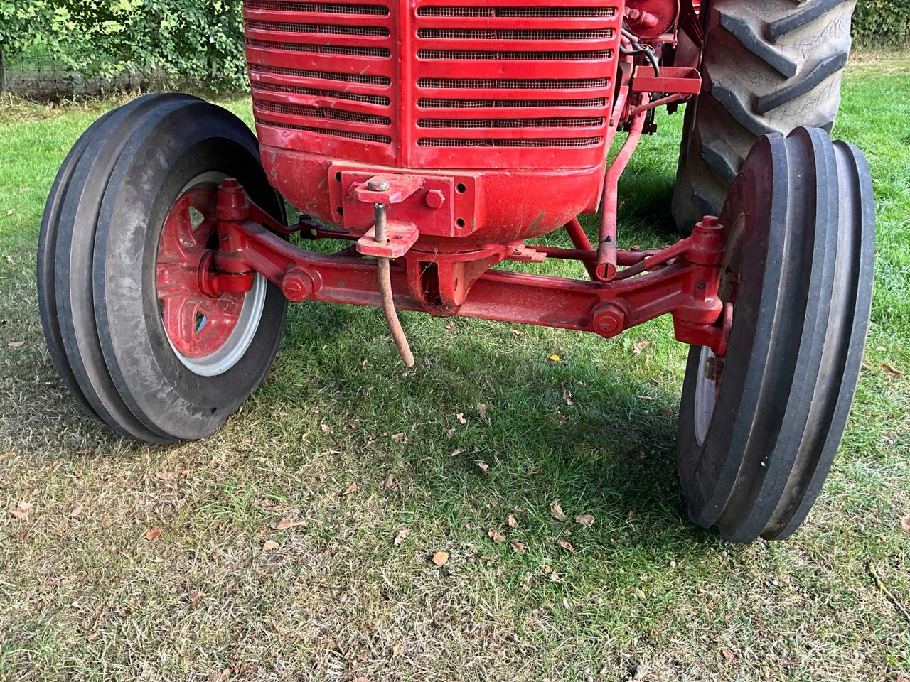 Farm tractor McCormick deering WD9