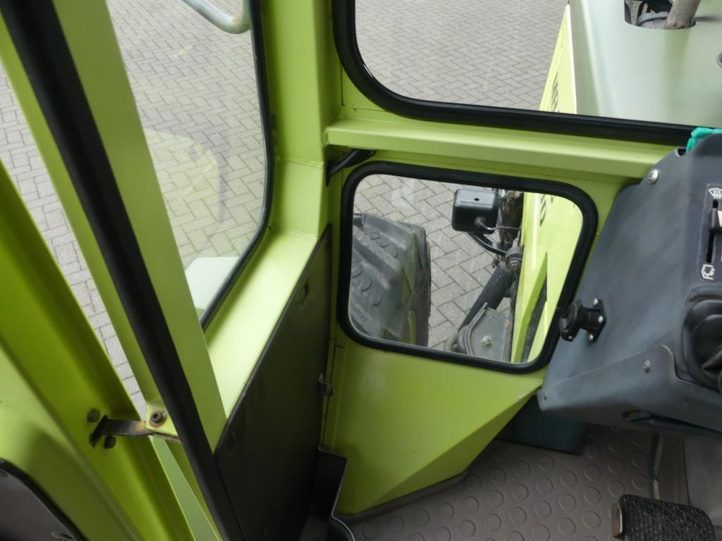 Farm tractor Mercedes Benz MB Trac 700