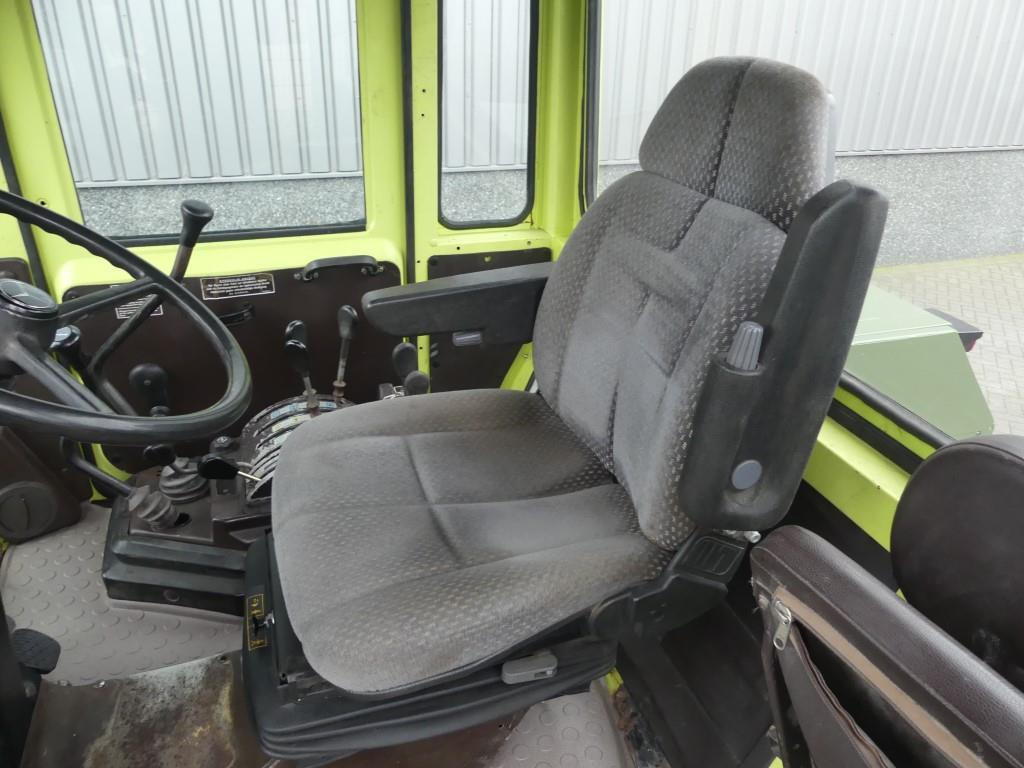 Farm tractor Mercedes-Benz MB trac 1600