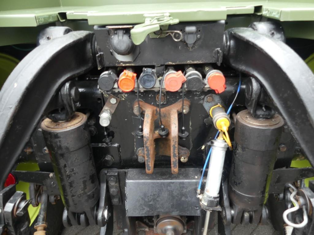 Farm tractor Mercedes-Benz MB trac 1600