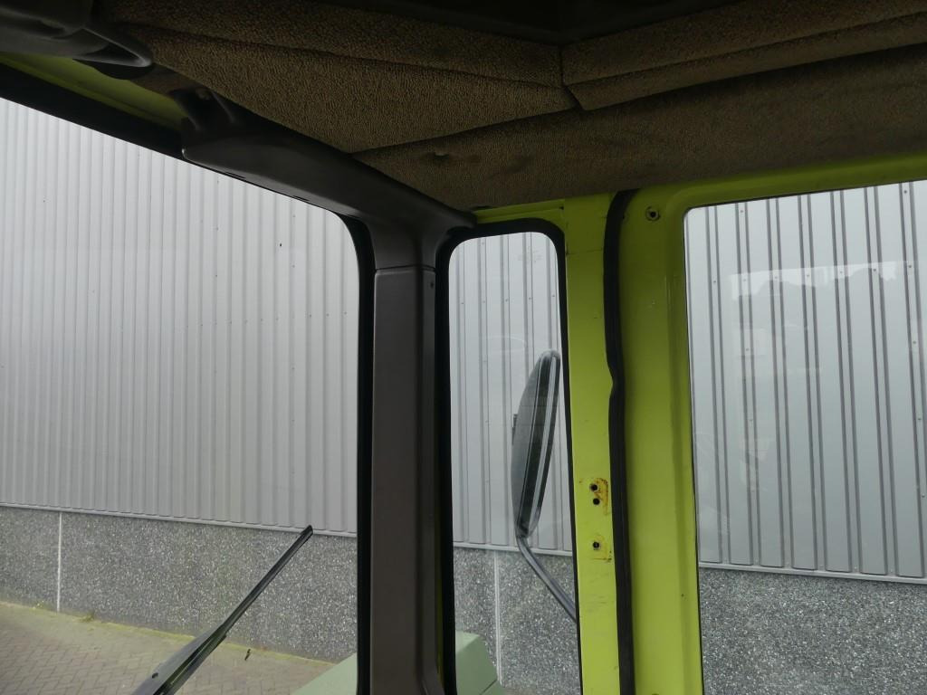 Farm tractor Mercedes-Benz MB trac 1600