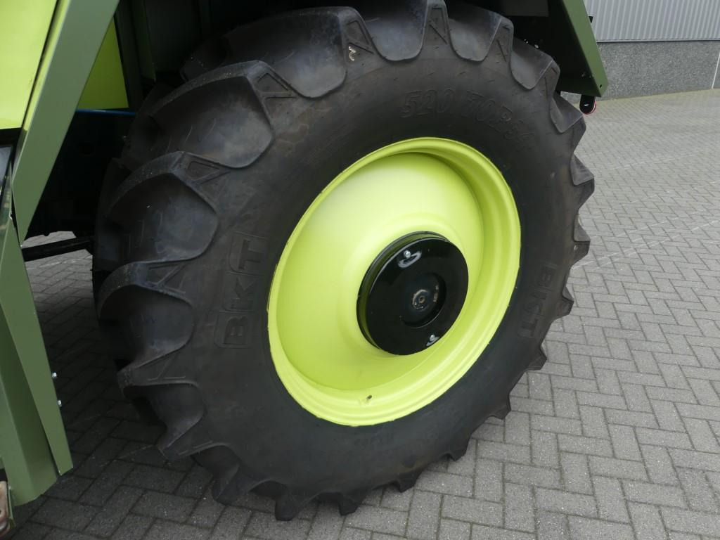 Farm tractor Mercedes-Benz MB trac 1600