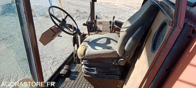 Farm tractor Moissonneuse DANIA 7200