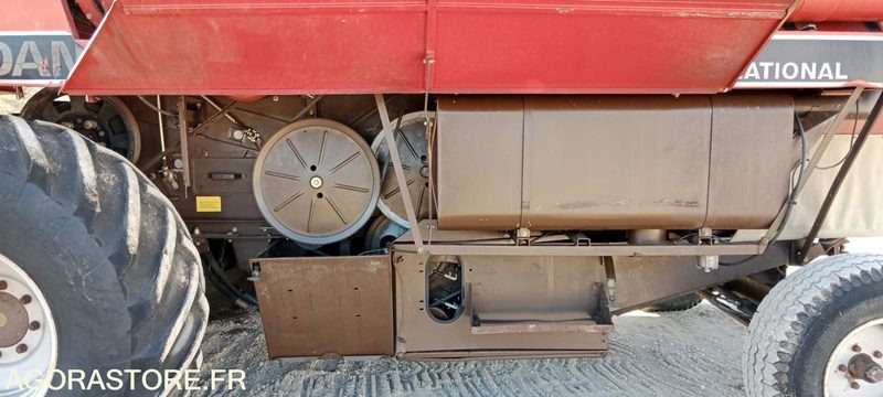 Farm tractor Moissonneuse DANIA 7200