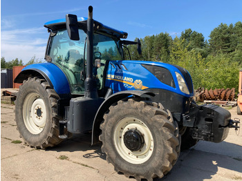 NEW HOLLAND T7.210 - Farm tractor
