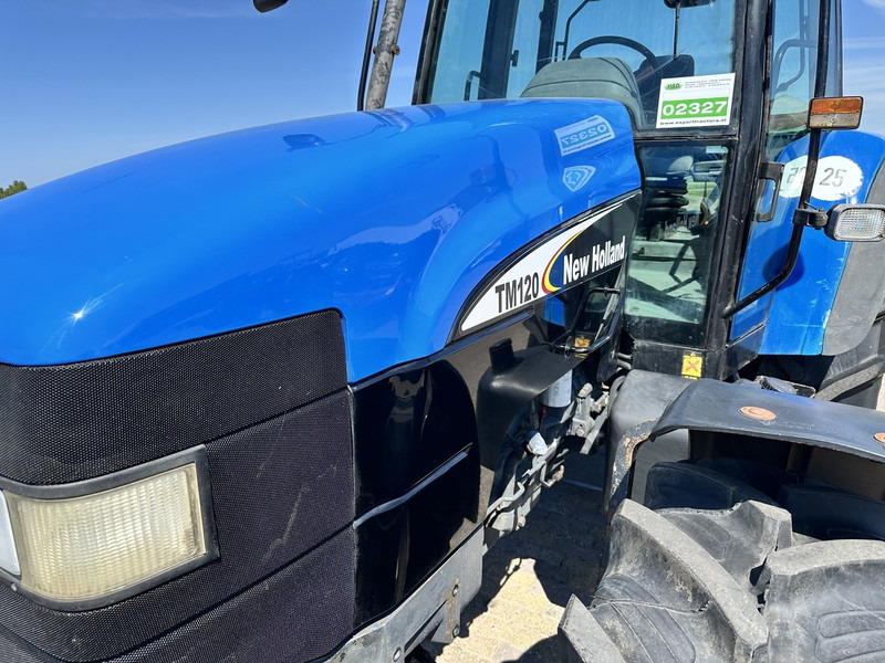 Farm tractor New Holland 8260