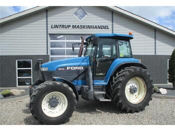 Farm tractor New Holland 8670 