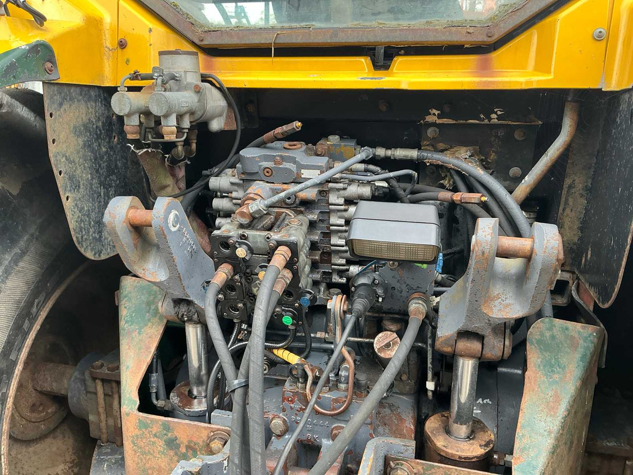 Farm tractor New Holland 8970