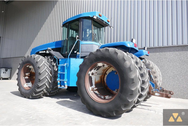 Farm tractor New Holland 9482