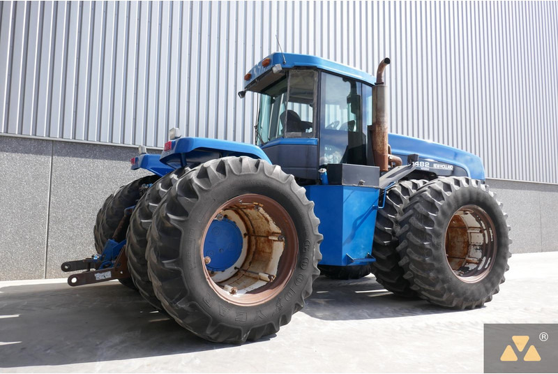 Farm tractor New Holland 9482