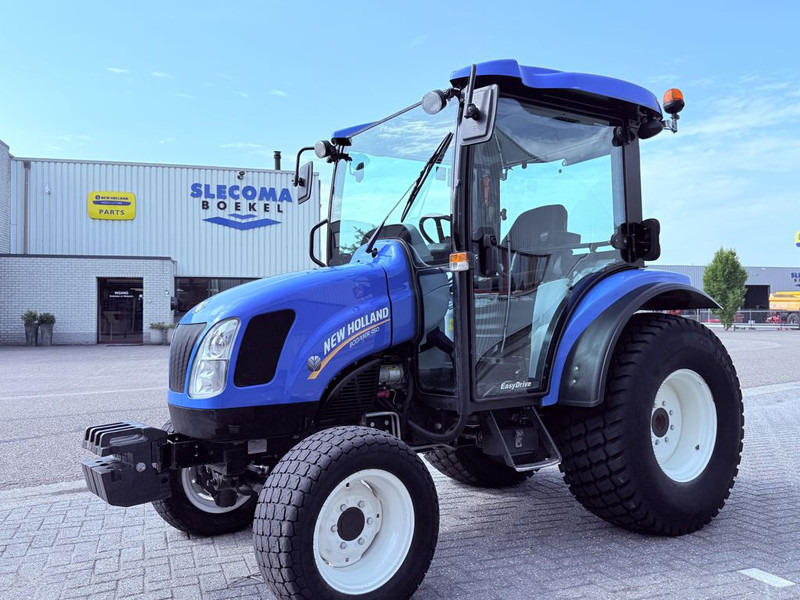 Farm tractor New Holland Boomer 45D Easy Drive
