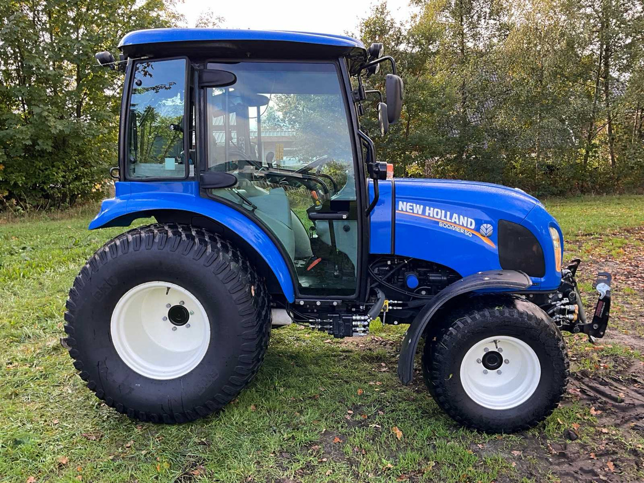 Farm tractor New Holland Boomer 50