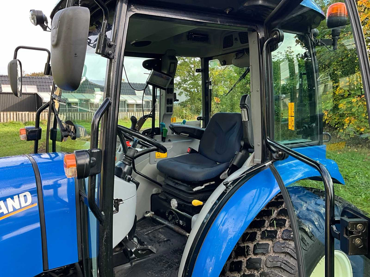 Farm tractor New Holland Boomer 50