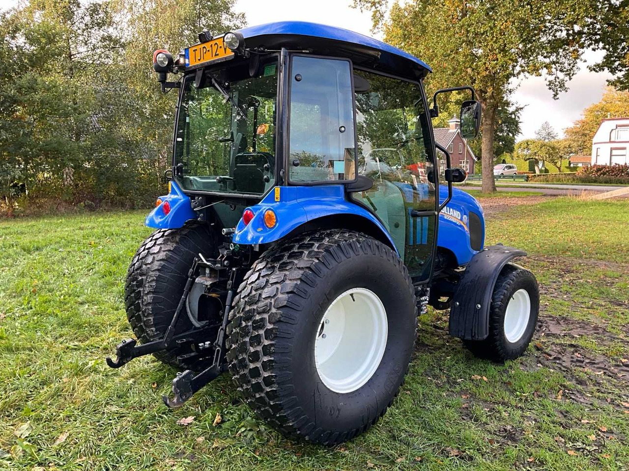 Farm tractor New Holland Boomer 50