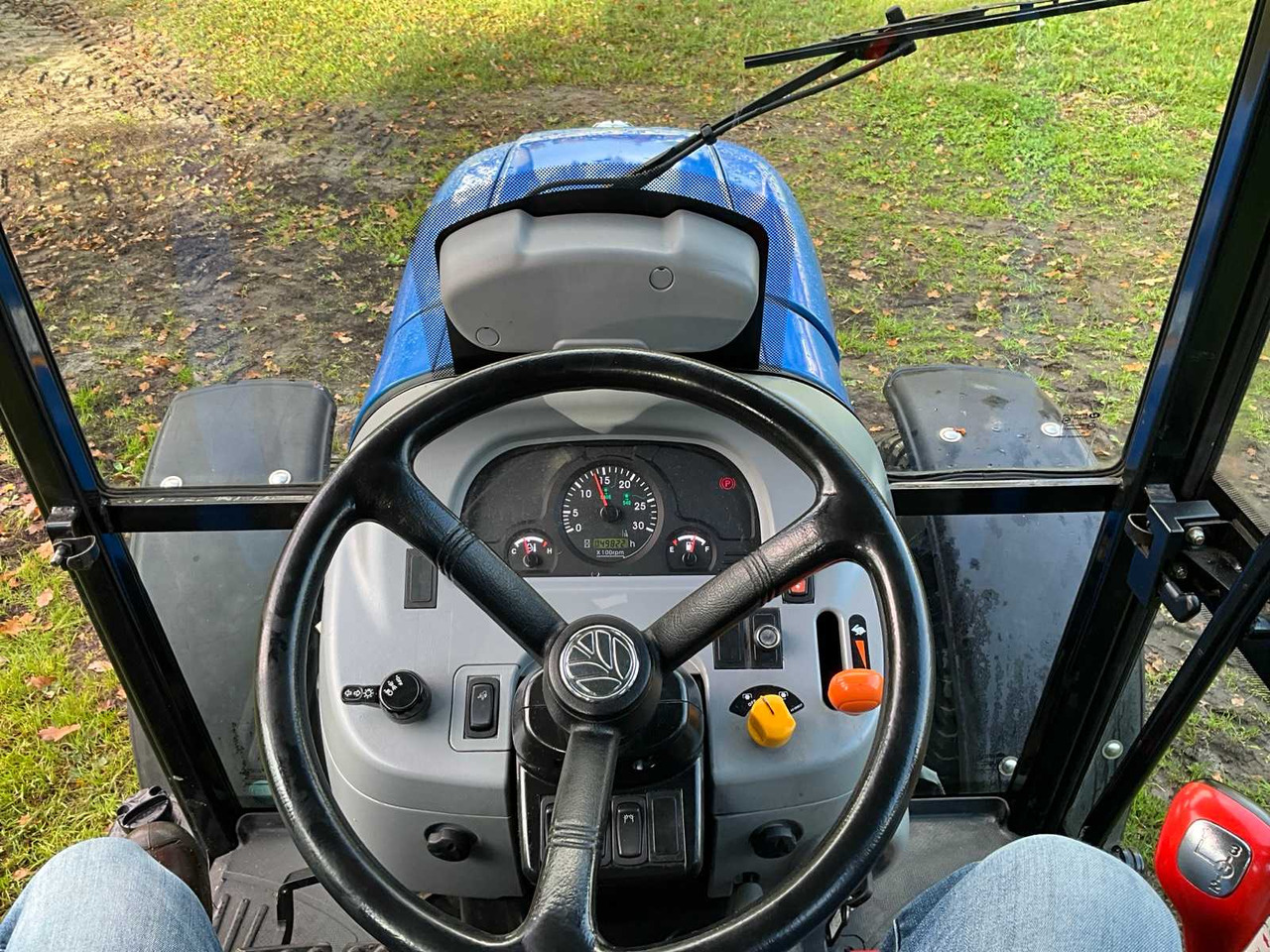 Farm tractor New Holland Boomer 50