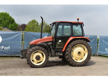 New Holland L75 - Farm tractor