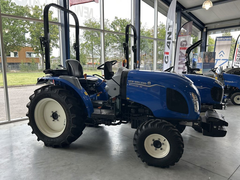 Farm tractor New Holland New Holland Boomer