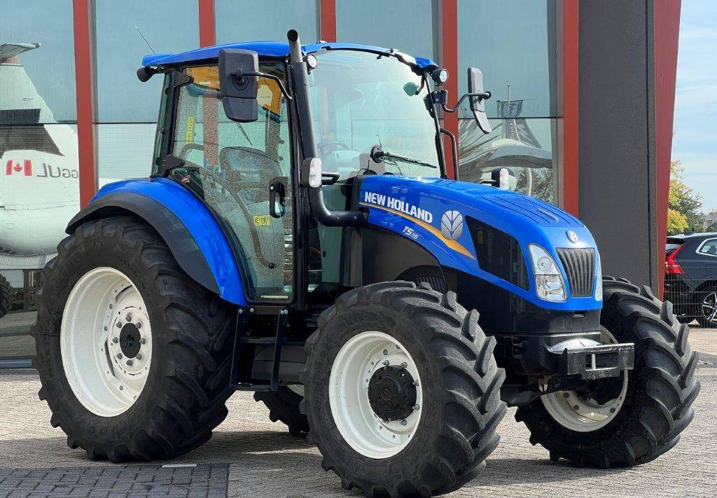 Farm tractor New Holland T5.115 Utility - Dual Command, climatisée, rampant