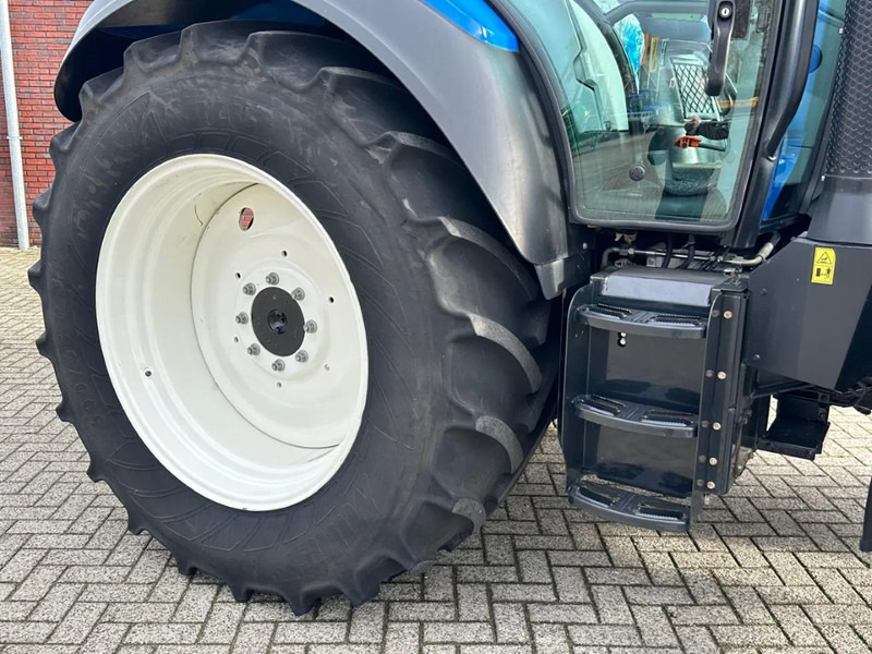 Farm tractor New Holland T5.140 Autocommand