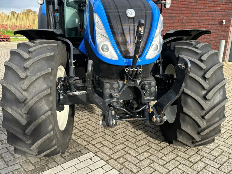 Farm tractor New Holland T5.140 Autocommand