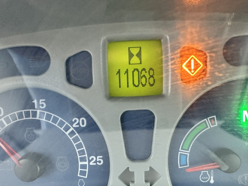 Farm tractor New Holland T6080