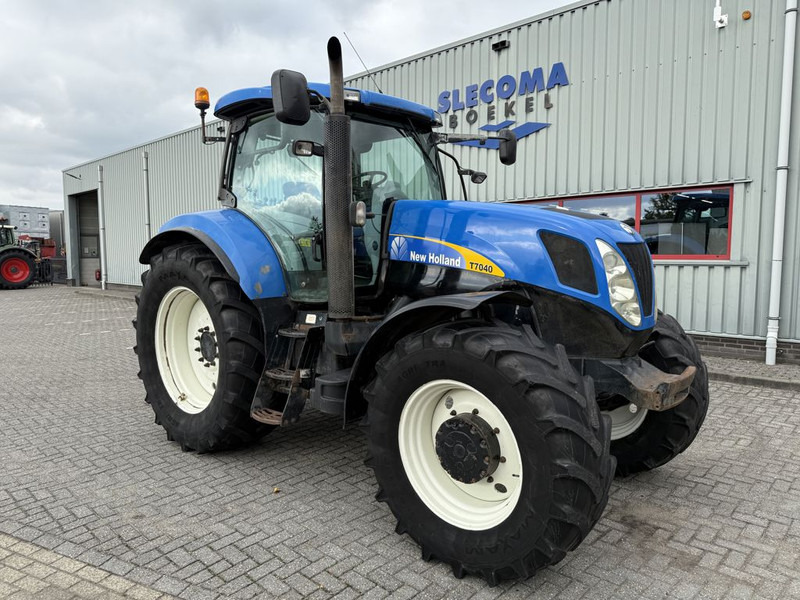 Farm tractor New Holland T7040 Power Command