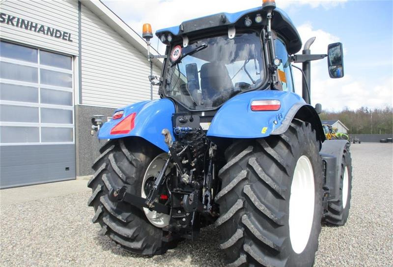 Farm tractor New Holland T7.175 AutoCommand med Frontlift & FrontPTO