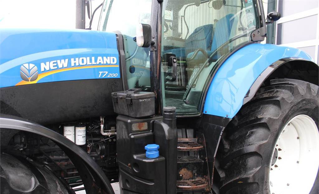 Farm tractor New Holland T7.200