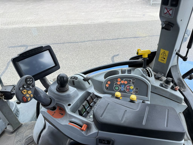 Farm tractor New Holland T7.210 Auto Command