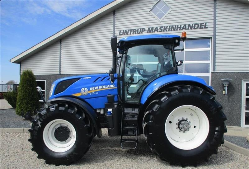 Farm tractor New Holland T7.230 AutoCommand