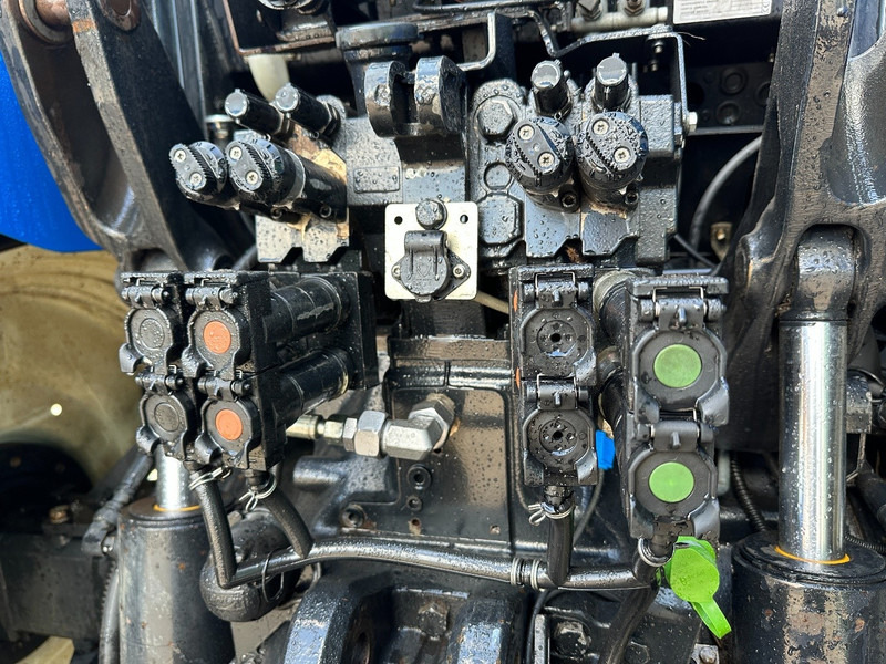 Farm tractor New Holland T7.235 Power Command