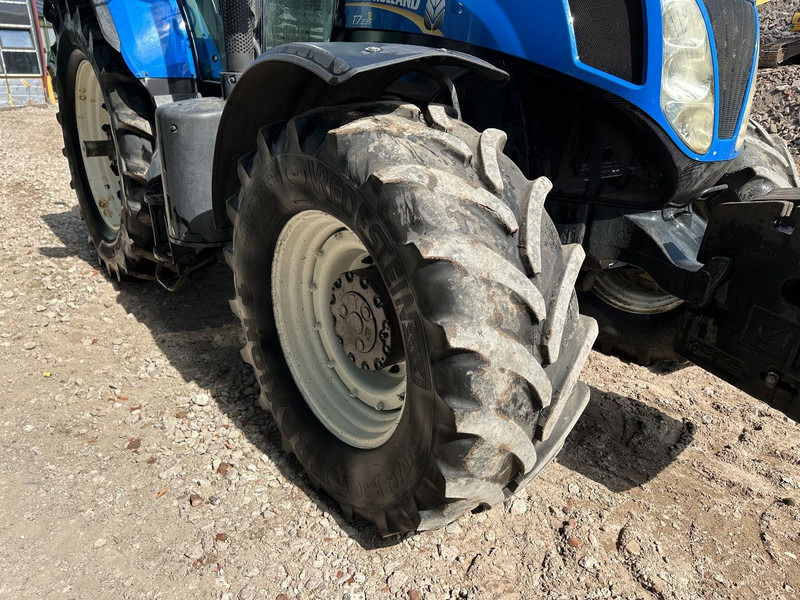 Farm tractor New Holland T7.235 Power Command