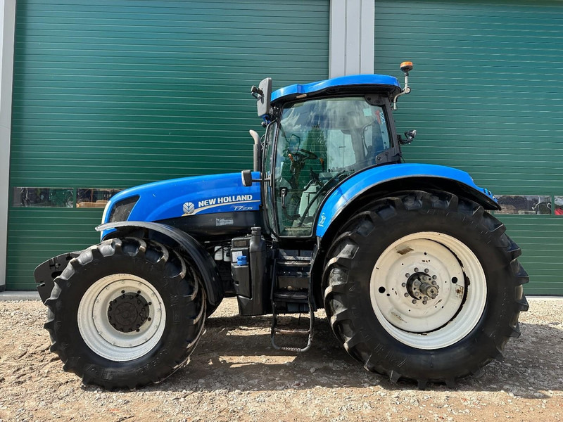 Farm tractor New Holland T7.235 Power Command