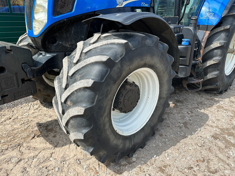 Farm tractor New Holland T7.250 Power Command