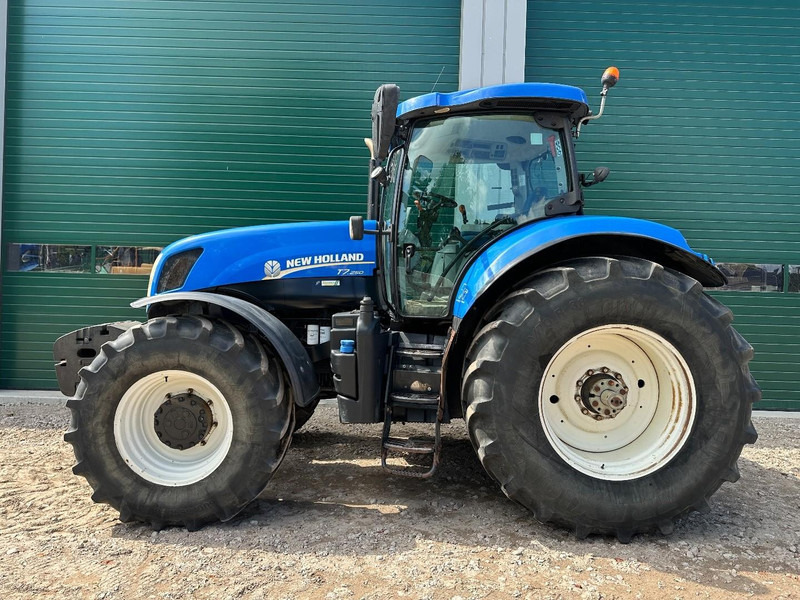 Farm tractor New Holland T7.250 Power Command