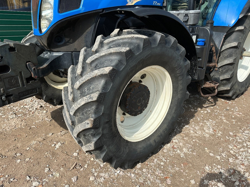 Farm tractor New Holland T7.250 Power Command