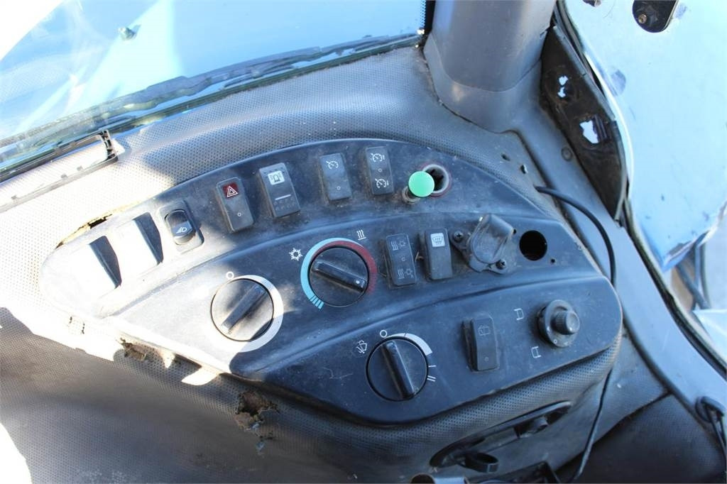 Farm tractor New Holland T8020