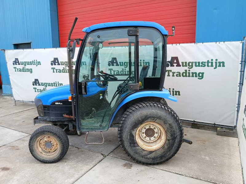 Farm tractor New Holland TC 27