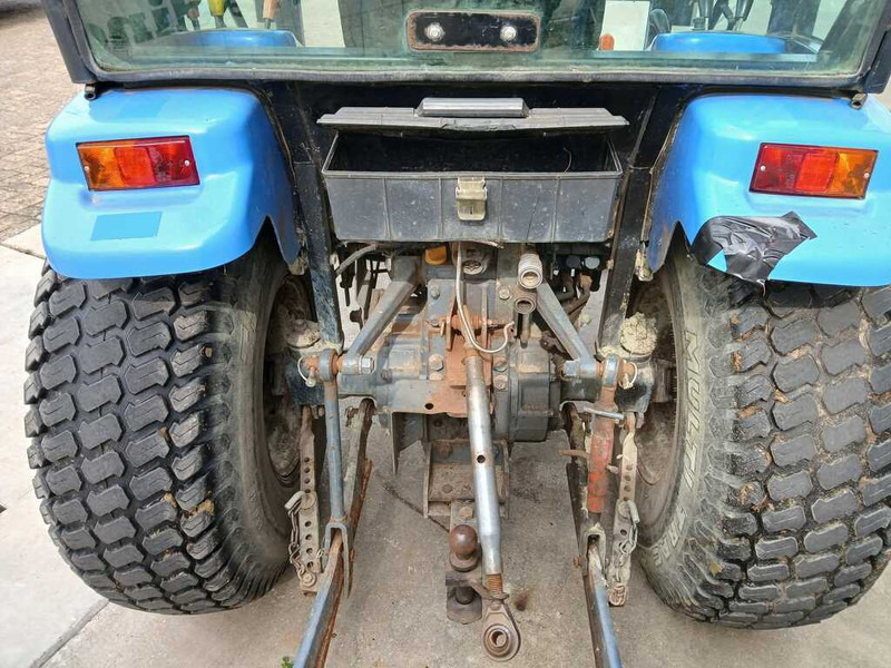 Farm tractor New Holland TC 27