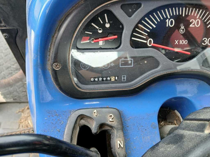 Farm tractor New Holland TC 27