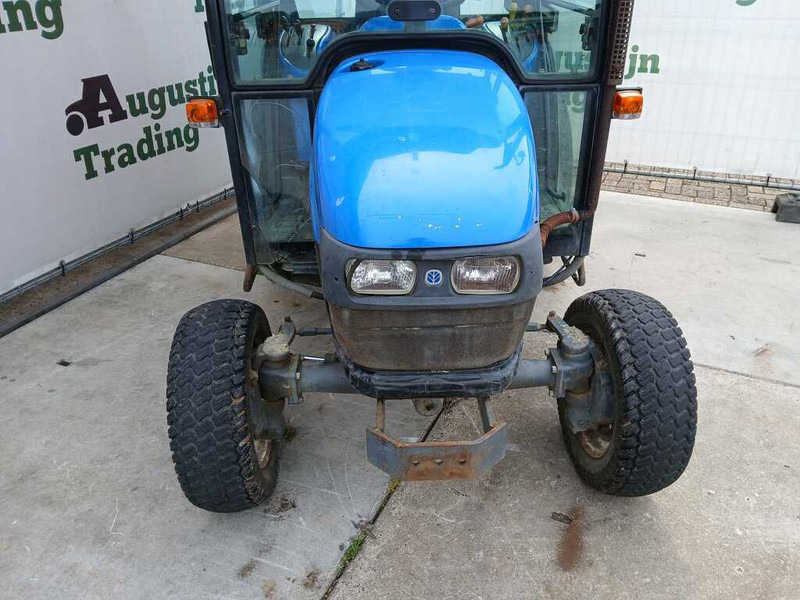 Farm tractor New Holland TC 27