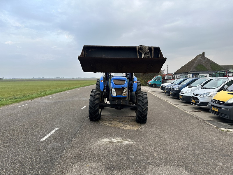 Farm tractor New Holland TD5.100